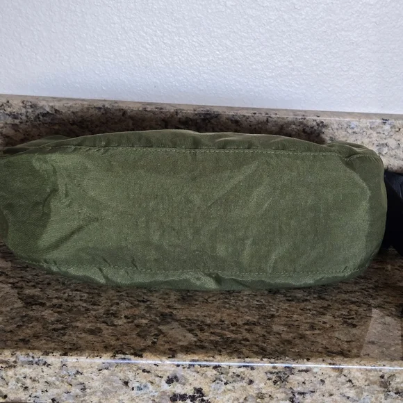 Baggu Bay Laurel Medium Crescent Bag - Picture 2 of 5